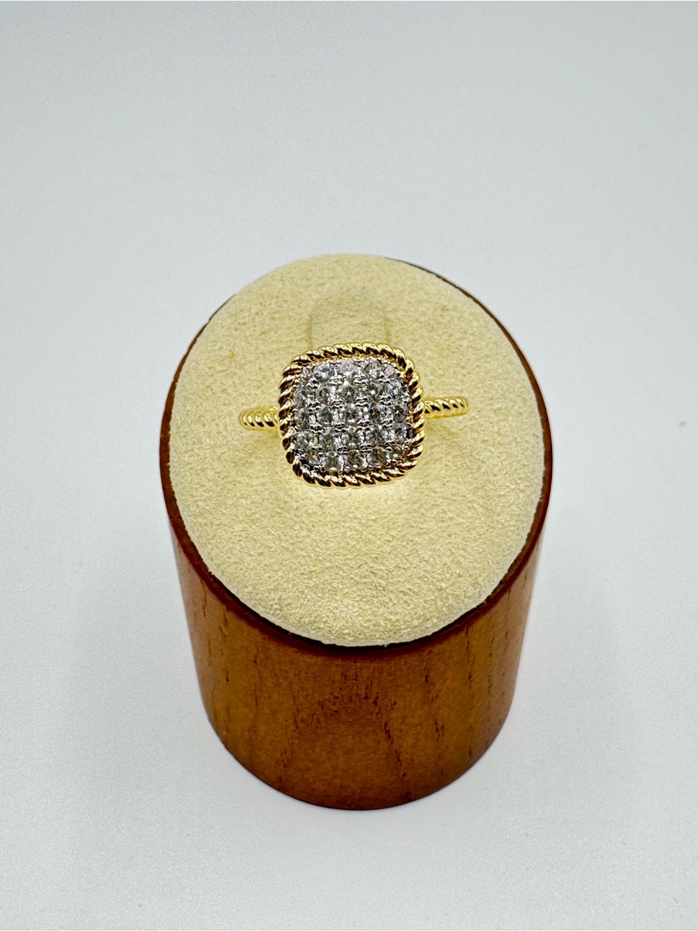 18k Pave Ring - Picture 9 of 11